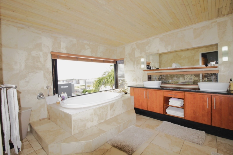 5 Bedroom Property for Sale in Humerail Eastern Cape